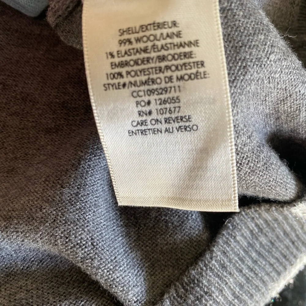 Alice + Olivia Sky Blue and Gray Travel Patch Crewneck Sweater - Picture 10 of 10